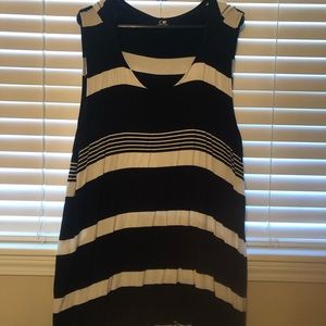 3X Flowy and long sleeveless shirt